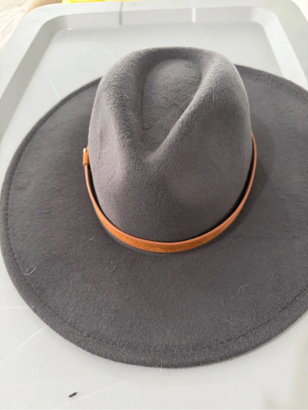 Classic Wide-Brim Felt Fedora with Brown Band - Charcoal